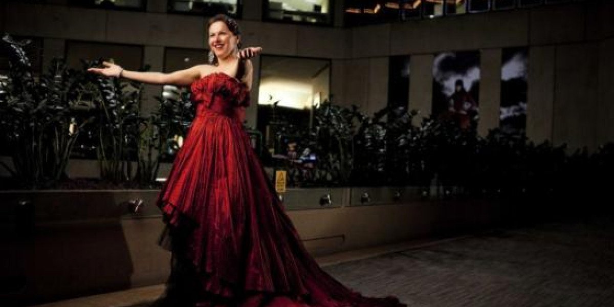  Tania de Jong AM Speaking & Performing for school communities 